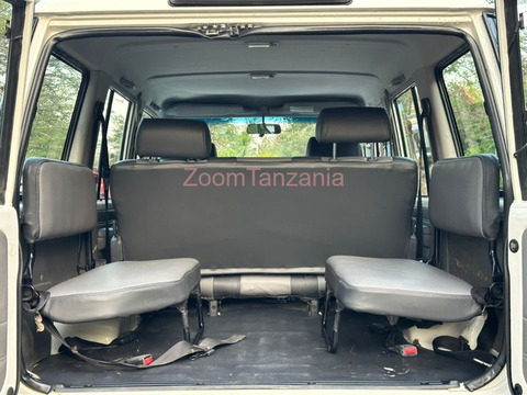 2018 Toyota Land Cruiser LX White Color - 2/6