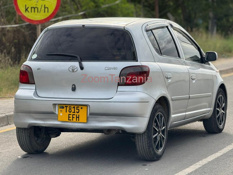 2002 Toyota Vitz Clavia Silver Color - 4/6
