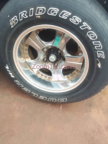 2004 Toyota Land Cruiser GX White Color - 5/6