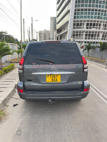 2005 Toyota Land Cruiser Prado Black Color - 3/6