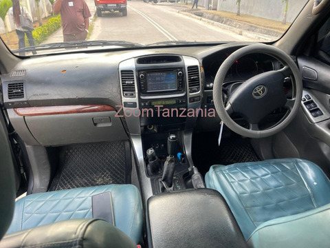 2005 Toyota Land Cruiser Prado Black Color - 4/6
