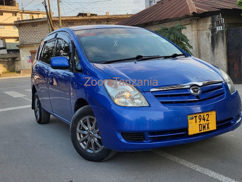 2002 Toyota Corolla Spacio Blue Color - 4/6
