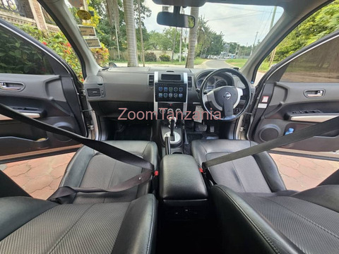 2010 Nissan X-Trail Silver Color - 3/6