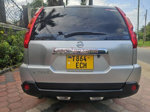 2010 Nissan X-Trail Silver Color - 6/6