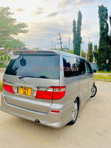 2004 Toyota Alphard Golden Color - 3/6