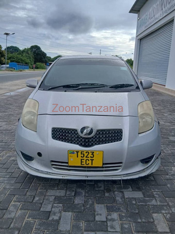 2007 Toyota Vitz Silver Color - 1/6