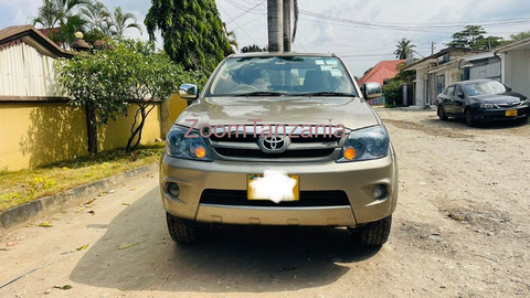 2008 Toyota Fortuner Brown Color - 1/6