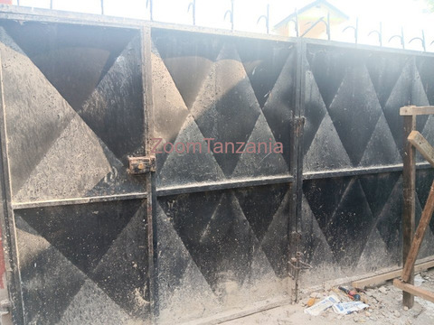 Geti Used Linauzwa Kinondoni, Mkwajuni - 2/2