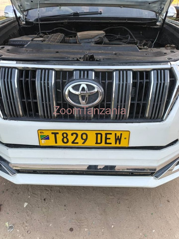 Toyota Land Cruiser Prado 2016 White Color - 5/5