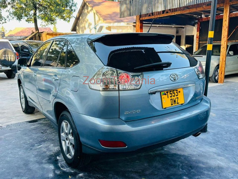 2006 Toyota Harrier Blue Color - 3/6
