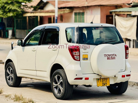 2006 Toyota Rush White Color - 3/6