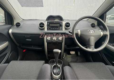 2006 Toyota IST Silver Color - 6/6