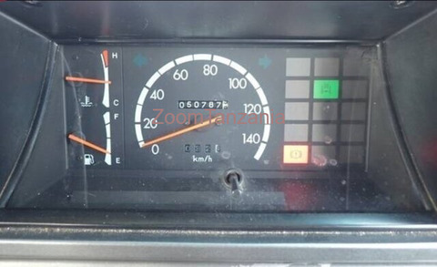 Toyota Coaster 1986 Rangi Nyeupe - 5/6