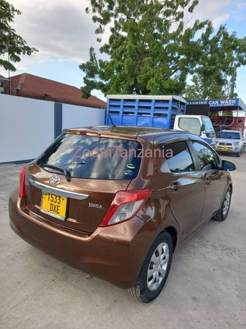 2011 Toyota Vitz Brown Color - 5/5