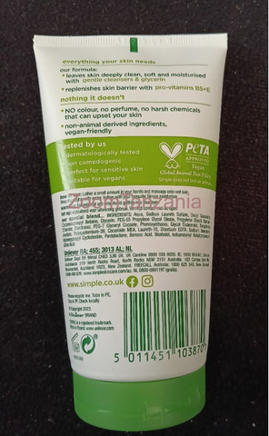 Simple Moisturising Facial Wash 150ml - 2/2
