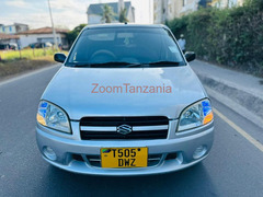 Suzuki Swift 2004 Rangi Silver