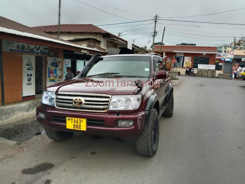 Toyota Land Cruiser Amazon VX 2004 Rangi Red - 1/3