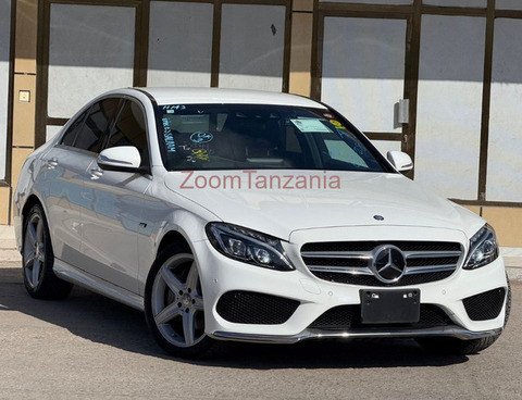2015 Mercedes-Benz C200 White Color - 4/5