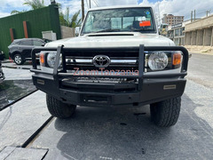 2016 Toyota Land Cruiser Pickup 1VD White Color