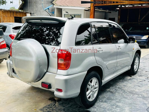 2003 Toyota RAV4 Kilitime Silver Color - 3/6