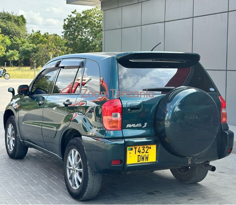2005 Toyota RAV4 Black Color - 2/2