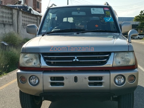2001 Mitsubishi Pajero Mini - 1/6