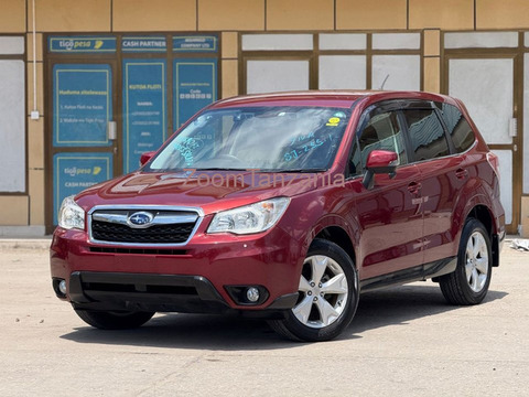 2014 Subaru Forester Red Color - 3/5