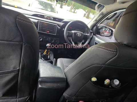 2018 Toyota Hilux Double Cabin White Color - 6/6