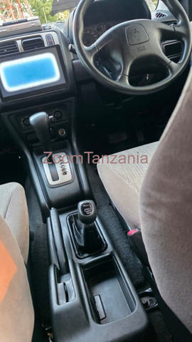 2003 Mitsubishi Pajero Blue Color - 2/4