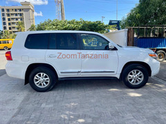 2013 Toyota Land Cruiser VX White Color