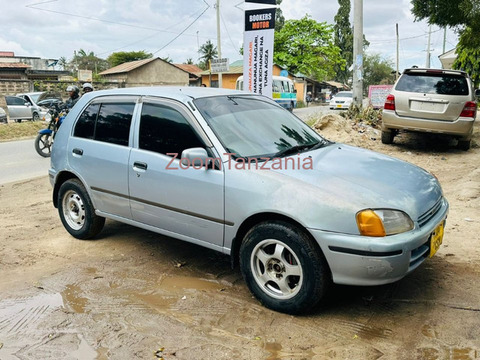 2000 Toyota Starlet Rangi Silver - 4/6