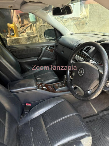 Mercedes-Benz 2000 Rangi Nyeusi - 5/5