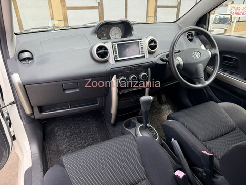 2005 Toyota IST White Color - 3/5