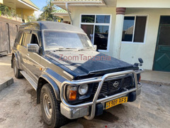 Nissan Safari 2003 Rangi Nyeusi