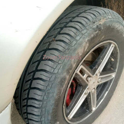2002 Toyota Carina Silver Color - 5/6