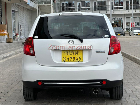 2010 Mazda Verisa White Color - 3/6