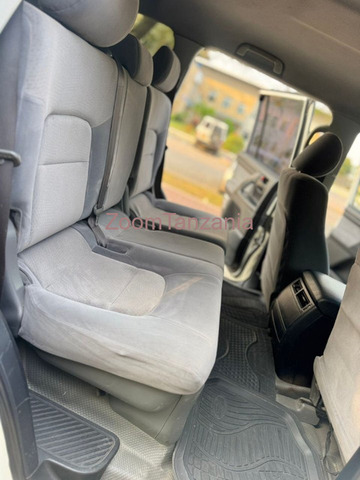 Toyota Land Cruiser V8 2008 Rangi Nyeupe - 6/6