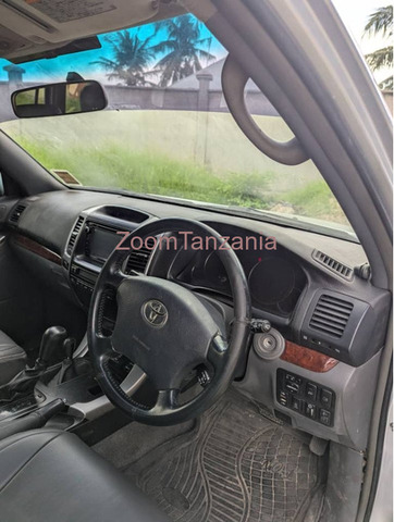 Toyota Land Cruiser Prado 2005 Rangi Silver - 2/6