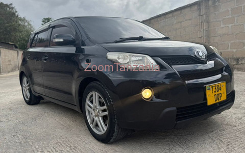 2008 Toyota IST Black - 2/6