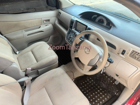 2010 Toyota Raum Red - 3/6