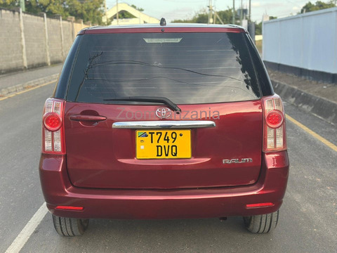 2010 Toyota Raum Red - 5/6