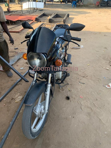 Bajaj Boxer Motorcycles - 4/5