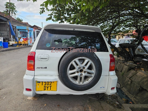 2005 Toyota RAV4 VVT-i White - 4/6