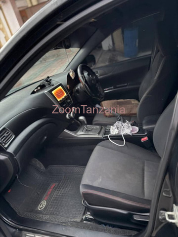Subaru Impreza 2011 Nyeusi - 2/5