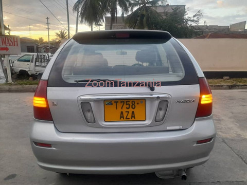 Toyota Nadia 2003 Silver - 3/6