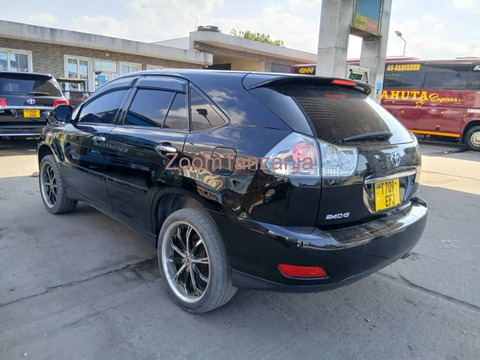 2007 Toyota Harrier Black - 3/6