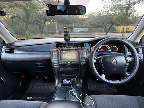 Toyota Crown Athlete 2006 Nyeusi - 4/6