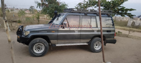 2000 Toyota Land Cruiser Prado SX Black - 3/6