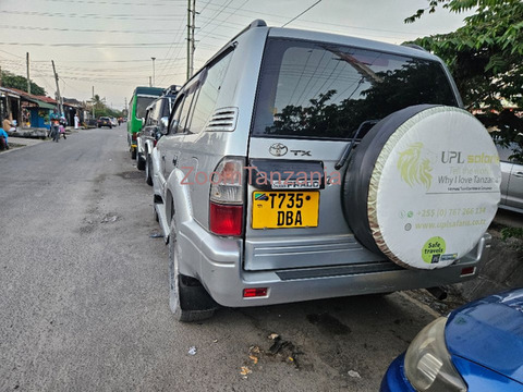 Toyota Land Cruiser Prado 2002 Silver - 3/6