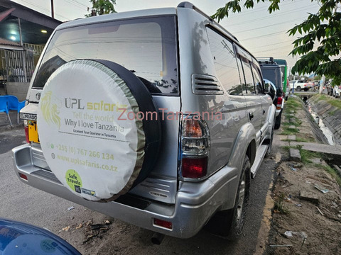 Toyota Land Cruiser Prado 2002 Silver - 4/6